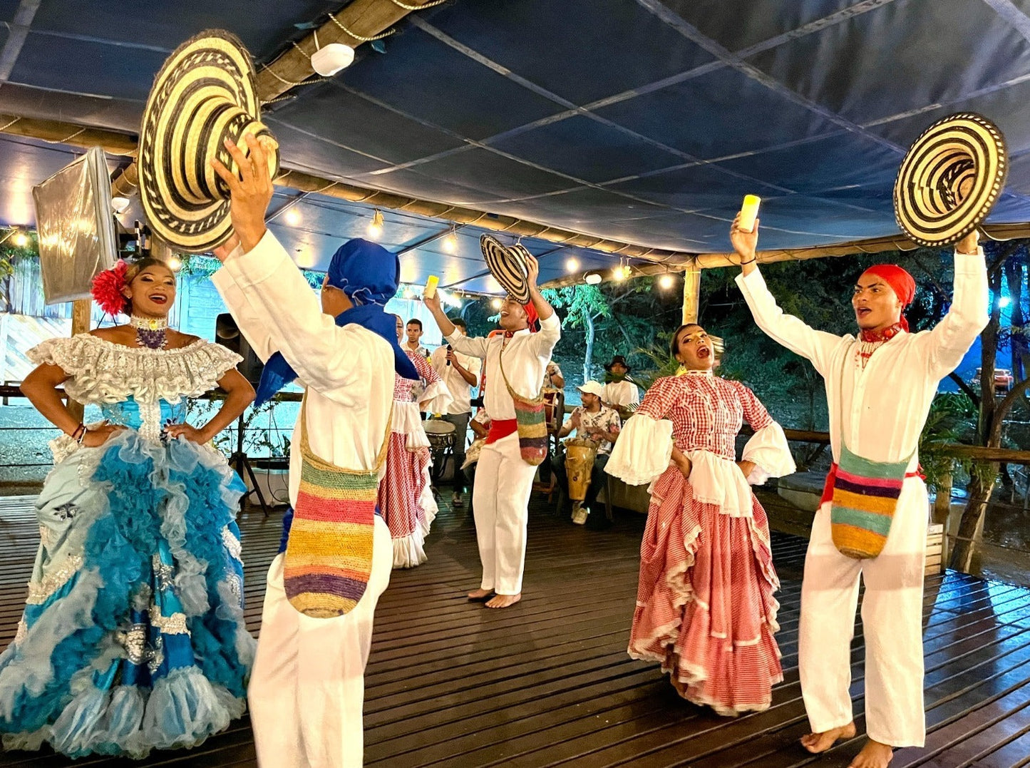 NOCHE BLANCA EN KATAMARAN SANTA MARTA